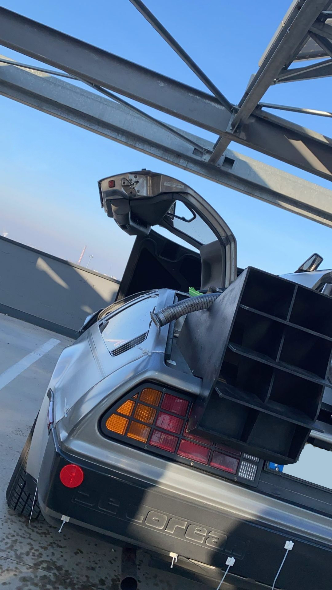 Delorean DMC 12 Ritorno al futuro noleggio in Toscana Umbria Emilia Romagna Veneto Lombardia