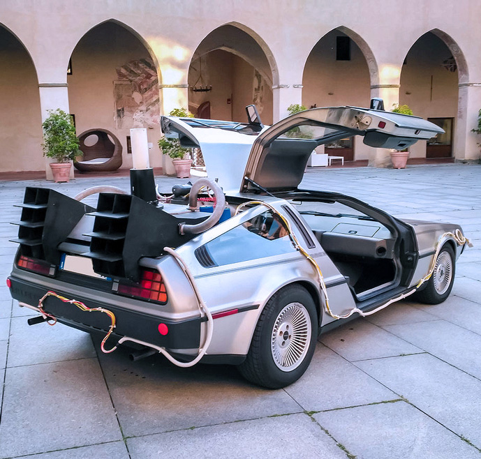 Noleggio Delorean DMC 12 replica film Ritorno al futuro