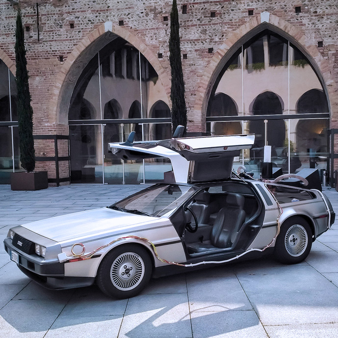 Noleggio Delorean DMC 12 replica film Ritorno al futuro