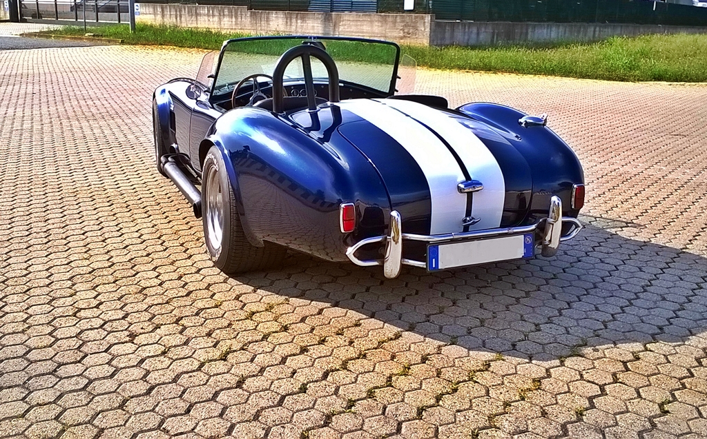 AC Cobra 427