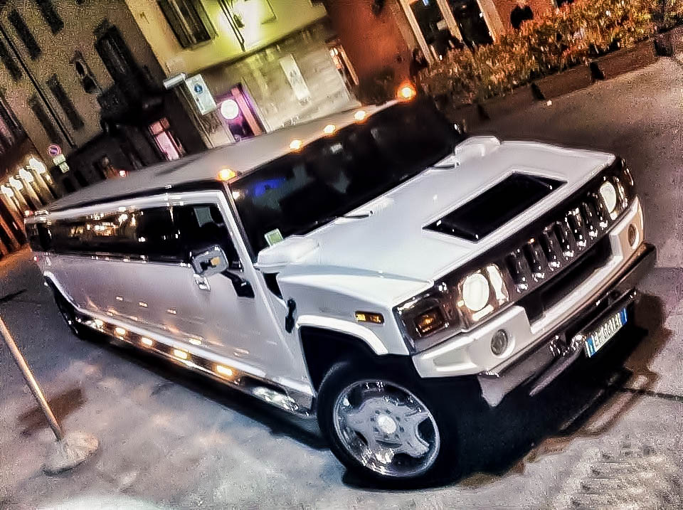 Hummer H2 Limousine 