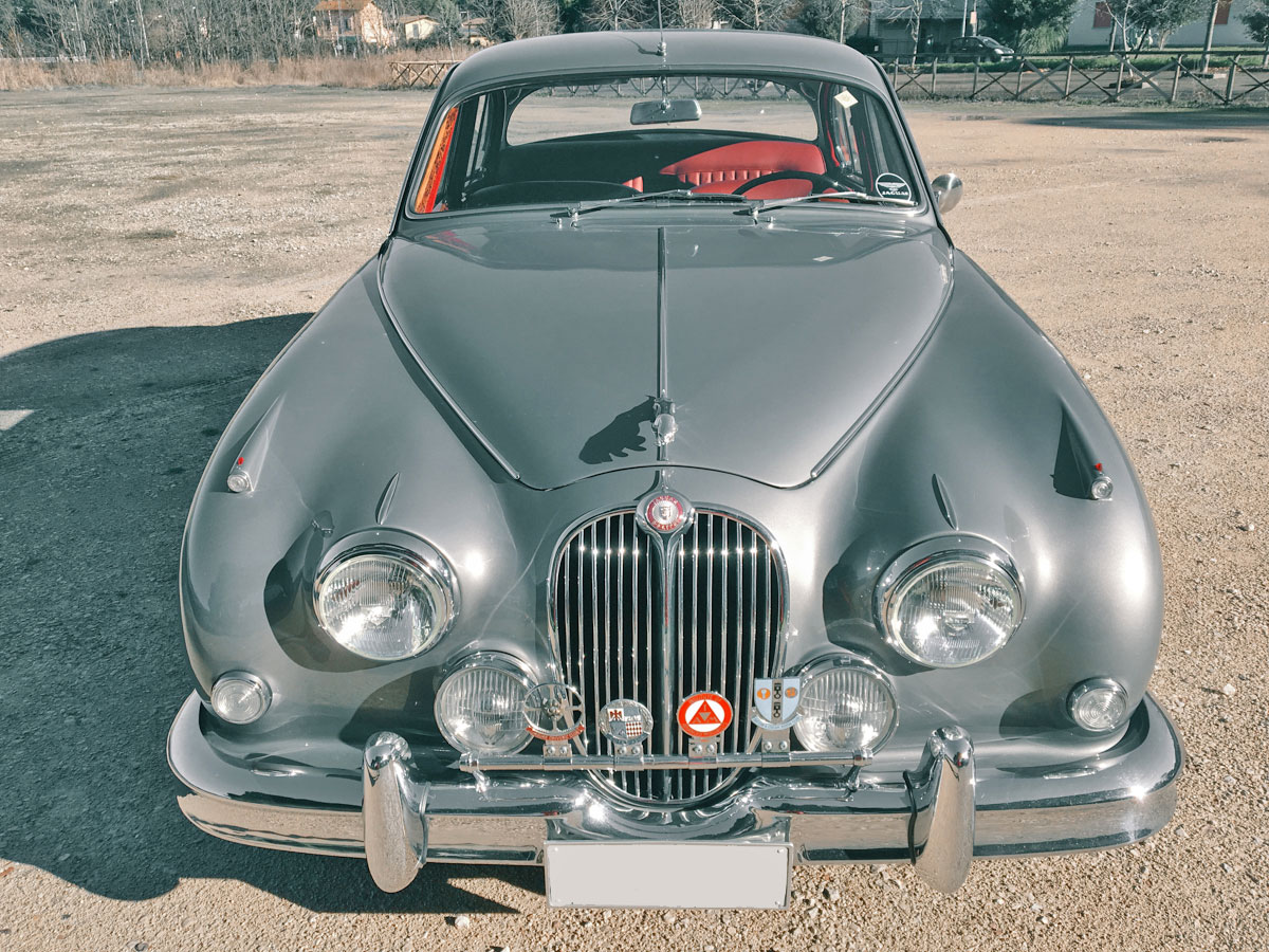 Jaguar MK2 3.8 del 1963 grigio gun metal, interni in pelle connoly rosso Cartier targa Asi oro