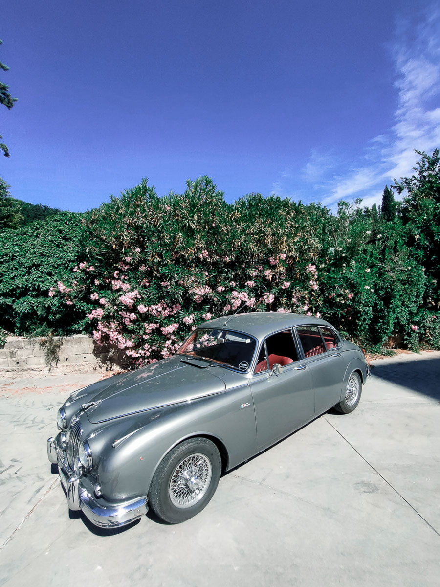 Jaguar MK2 3.8 del 1963 grigio gun metal, interni in pelle connoly rosso Cartier targa Asi oro