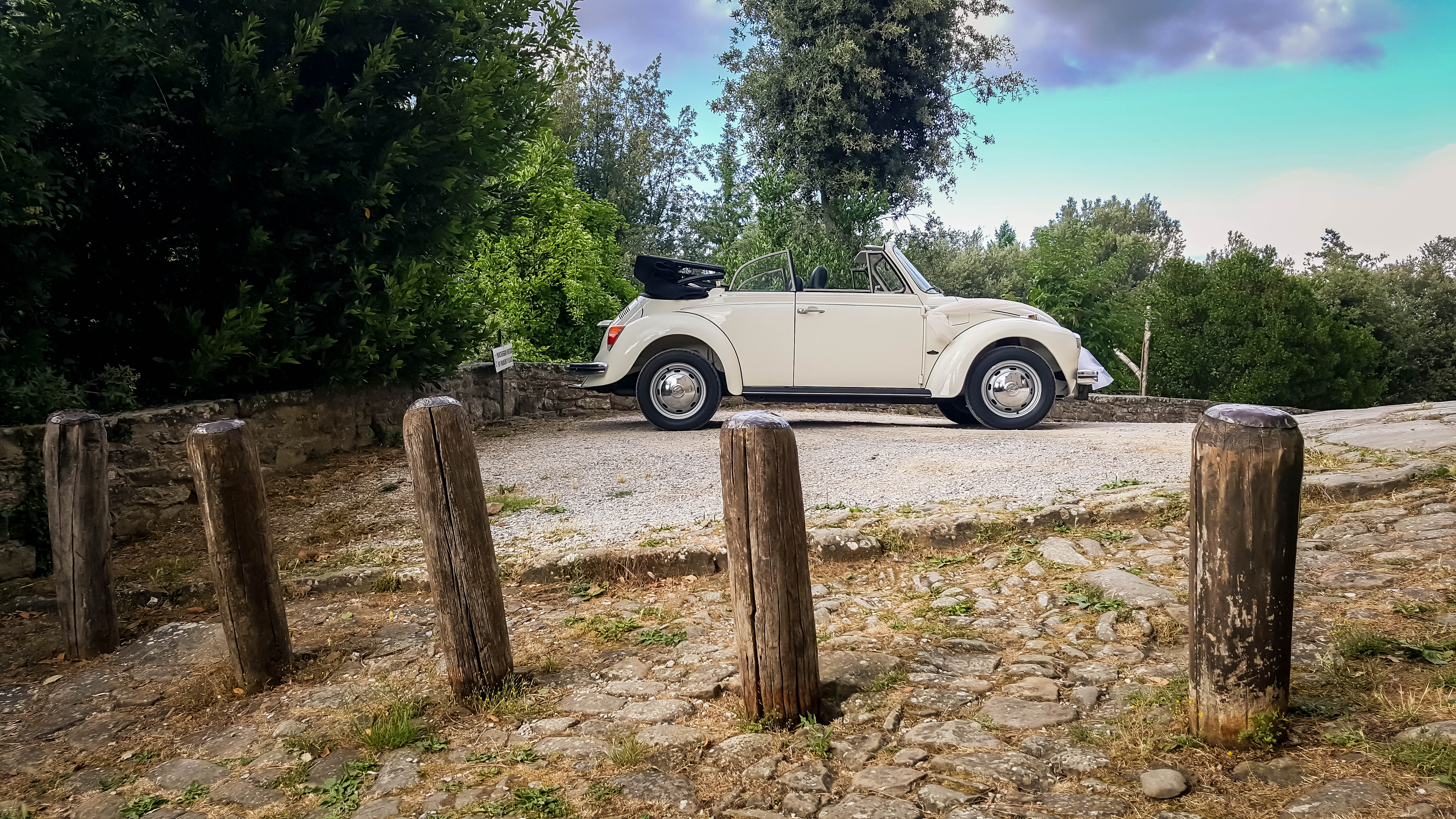 Maggiolino Volkswagen cabriolet bianco