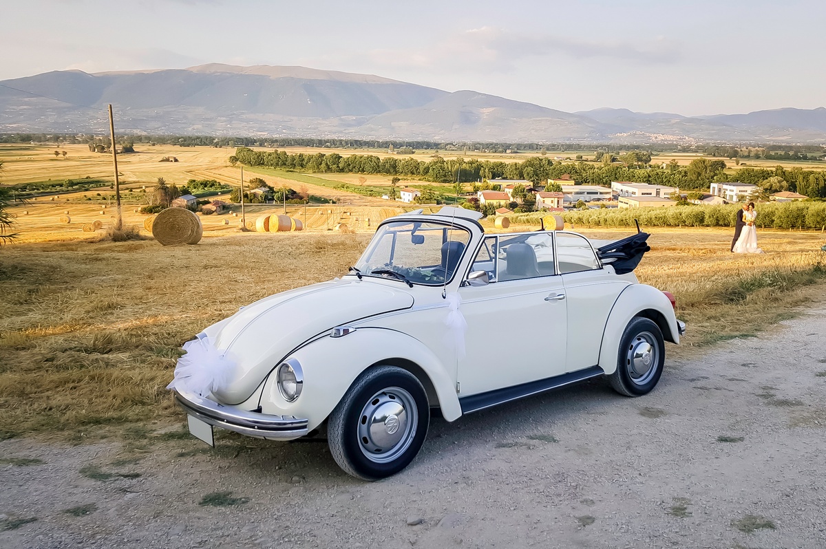 Maggiolino Volkswagen cabriolet bianco