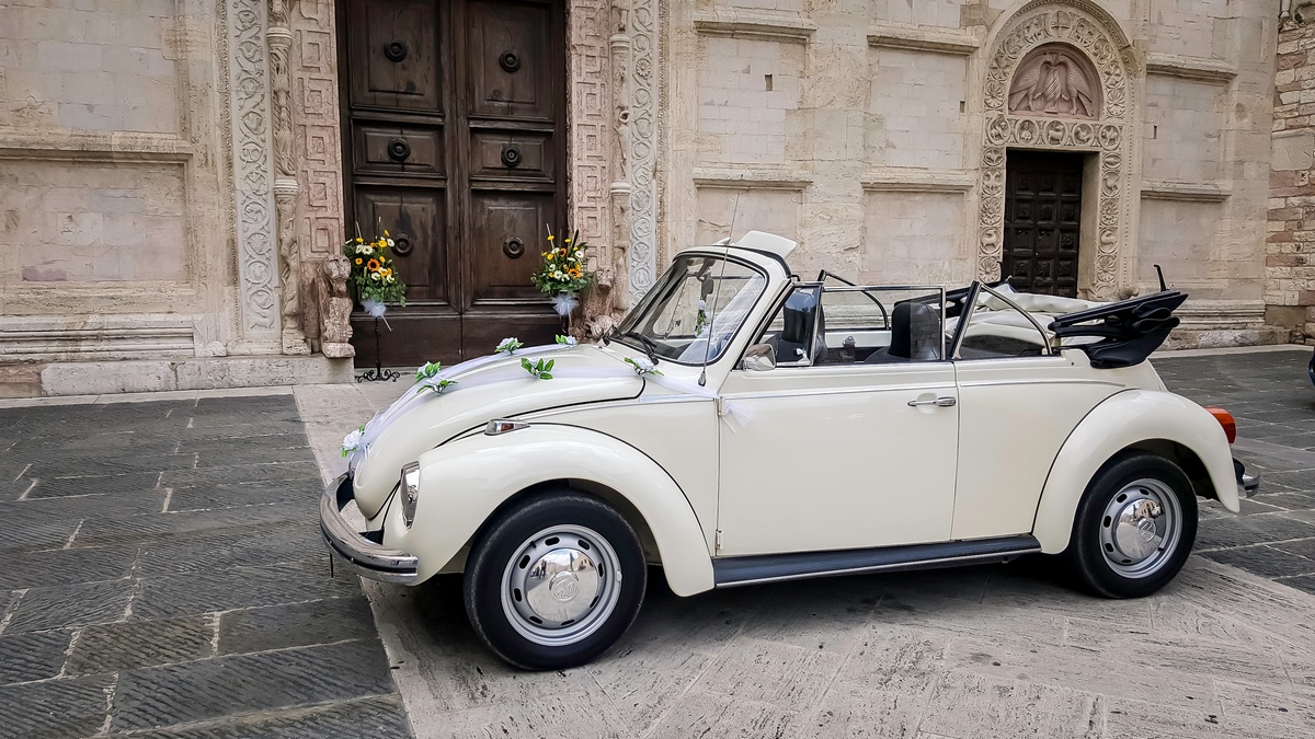 Maggiolino Volkswagen cabriolet bianco