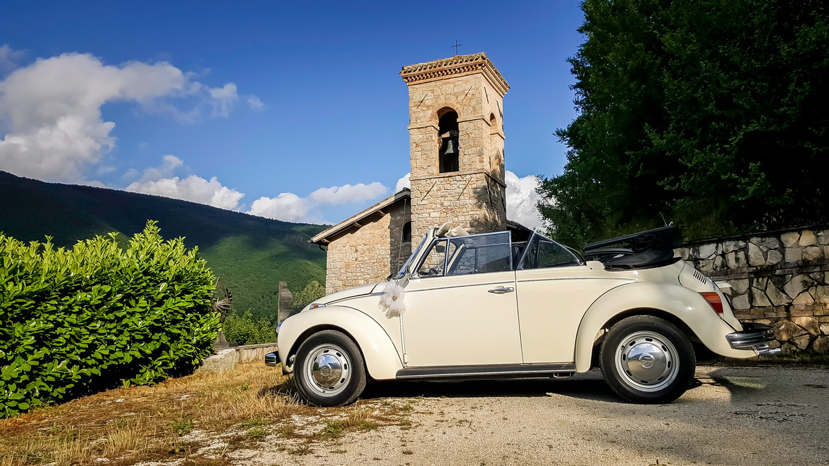 Maggiolino Volkswagen cabriolet bianco