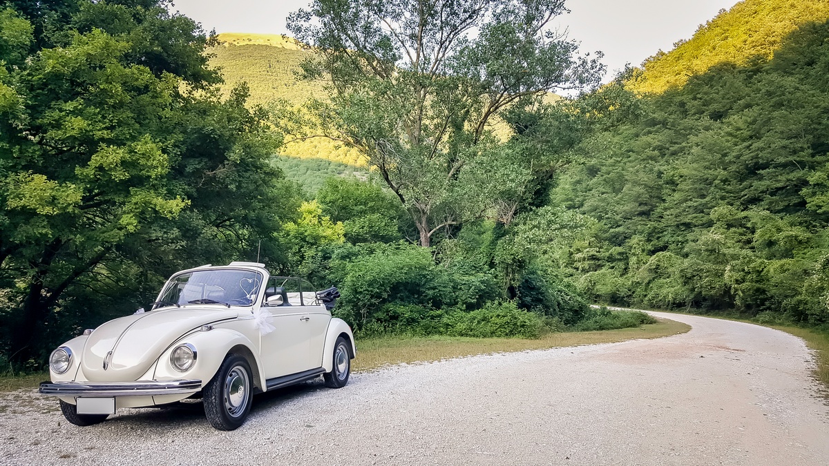 Maggiolino Volkswagen cabriolet bianco