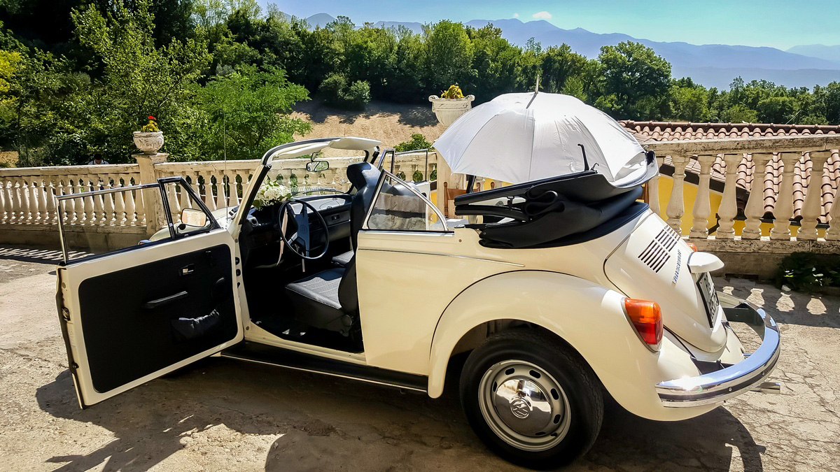 Maggiolino Volkswagen cabriolet bianco