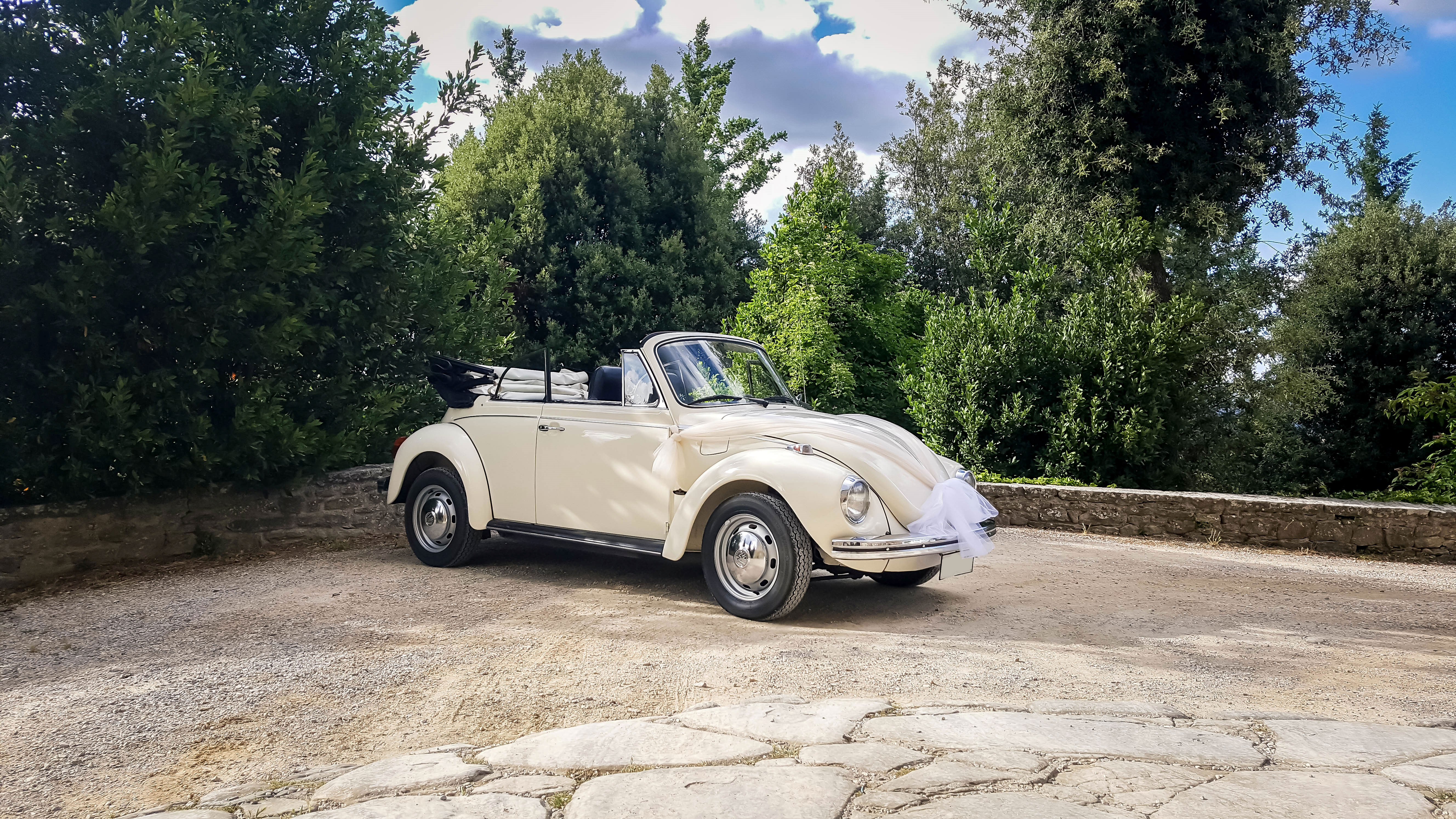 Maggiolino Volkswagen cabriolet bianco