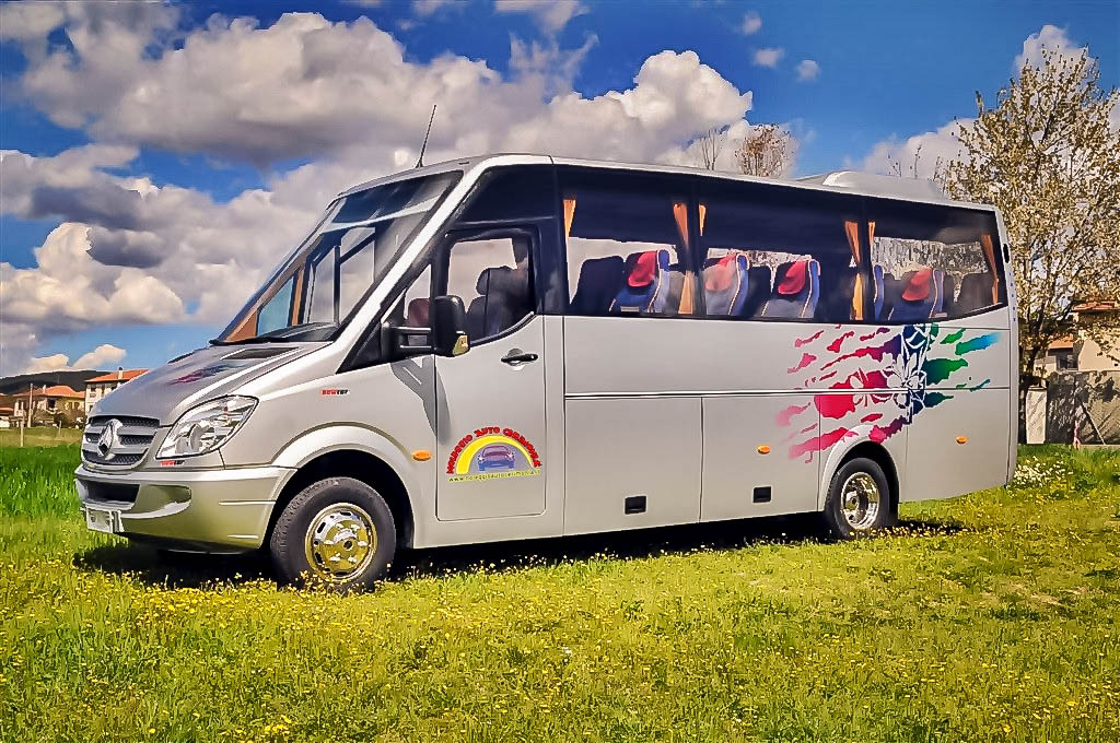 Noleggio minibus bus pulmann per gite turistiche, transfer e servizi matrimoniali in Umbria e centro Italia