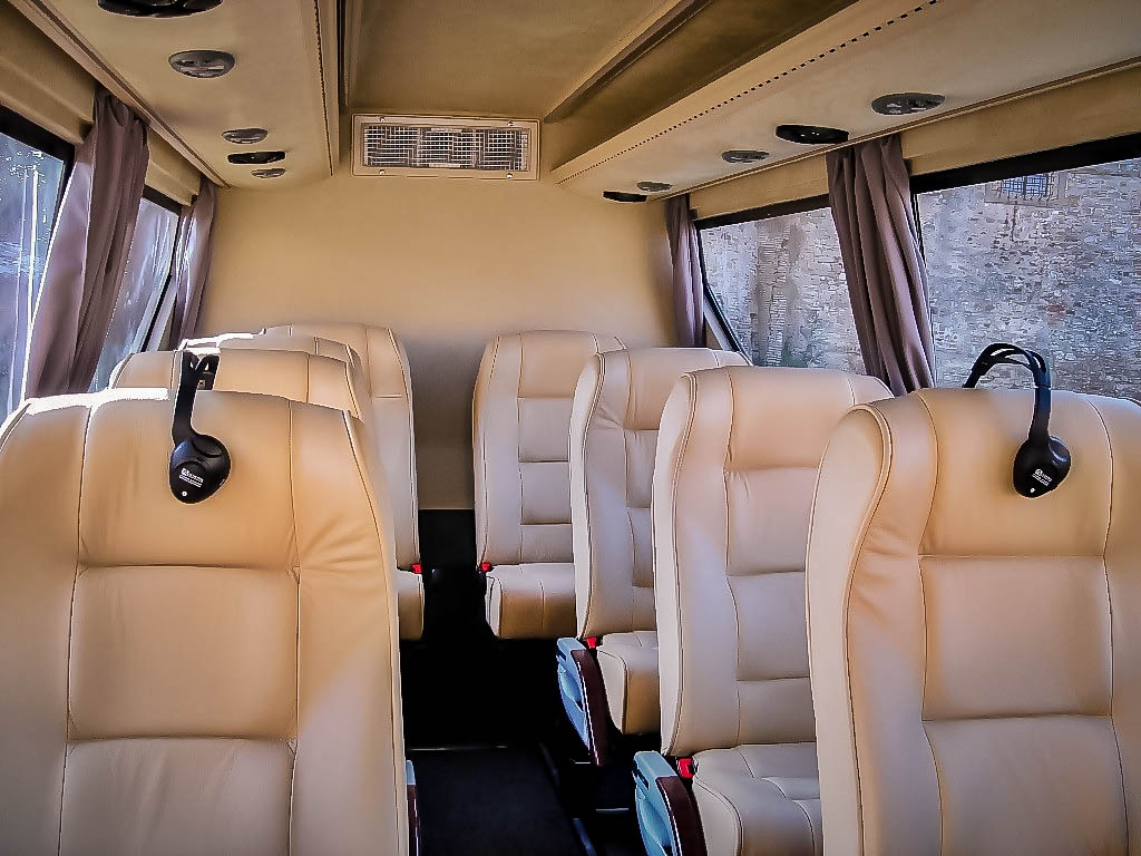 Noleggio minibus bus pulmann per gite turistiche, transfer e servizi matrimoniali in Umbria e centro Italia