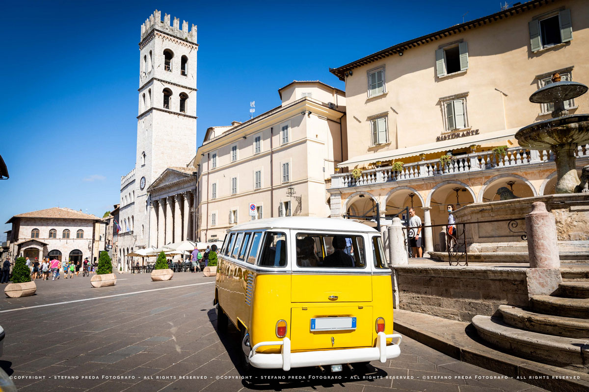 Volkswagen T1 pulmino Transporter, Bus Bulli, Samba giallo ocra