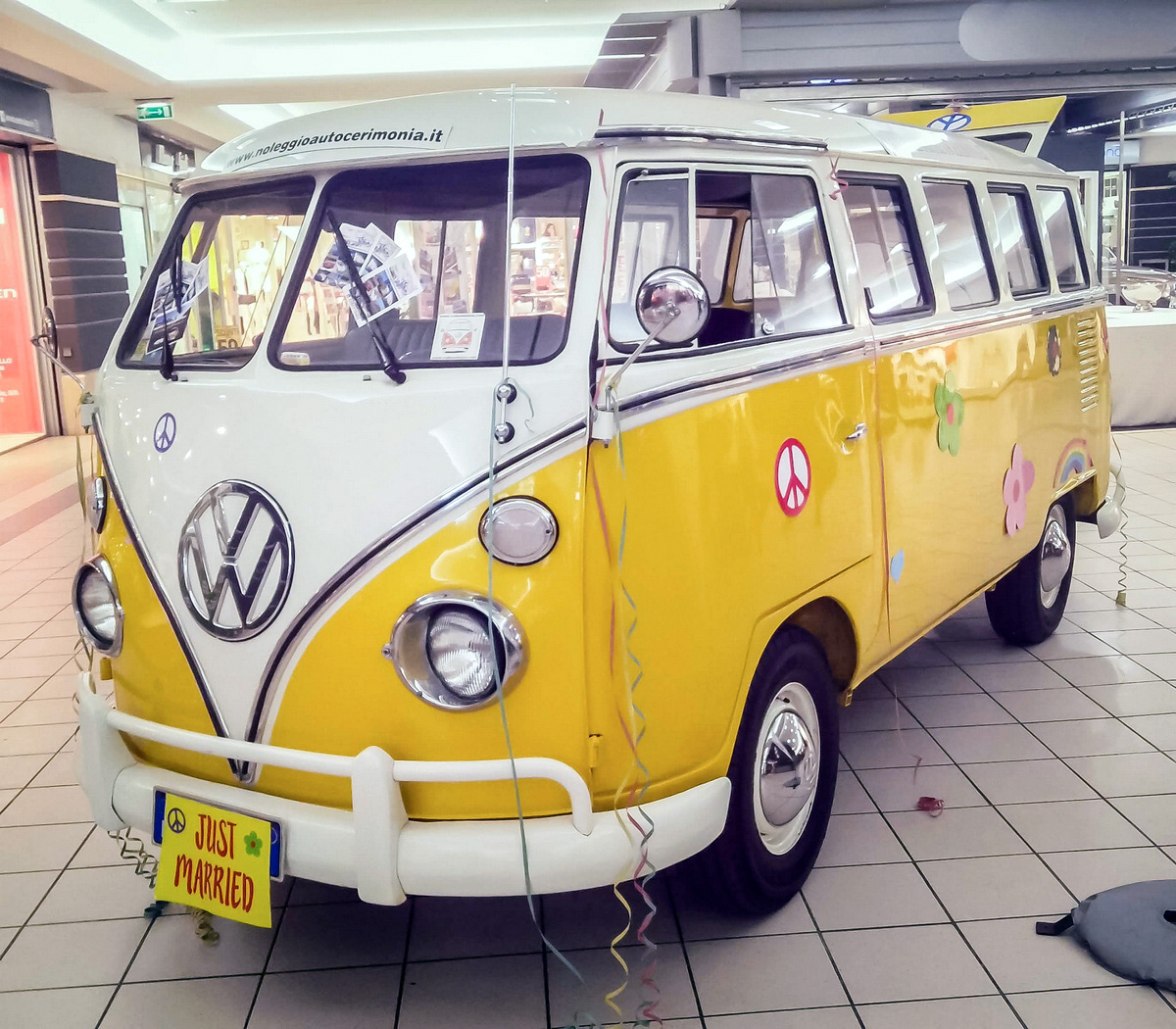 pulmino T1 Volkswagen Transporter, Bus Bulli, Kombi, Split, Samba, Vanagon, Deluxe colore bianco e giallo ocra