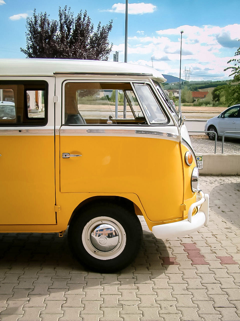 Volkswagen T1 pulmino Transporter, Bus Bulli, Kombi, Split, Samba, Vanagon, Deluxe colore bianco e giallo ocra